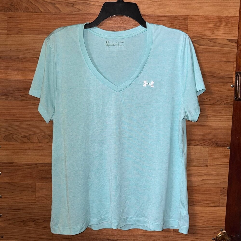 Under Armour Women’s Light Blue V-Neck Shirt – Size XL Loose Fit